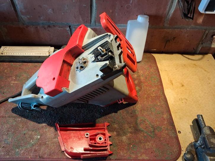 Scie à chaîne, Bricolage & Construction, Outillage | Scies mécaniques, Utilisé, Tronçonneuse, 1200 watts ou plus, Enlèvement