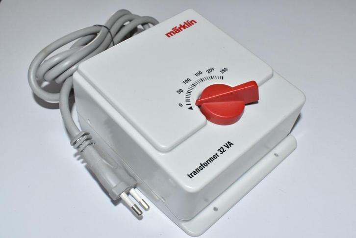 6647 MARKLIN HO -Transformator/Transformateur  32VA/220V  MA, Hobby en Vrije tijd, Modeltreinen | H0, Zo goed als nieuw, Transformator of Voeding