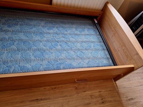 huis en inrichting, Huis en Inrichting, Slaapkamer | Bedden, Gebruikt, Eenpersoons, 100 cm, 200 cm, Hout, Bruin, Ophalen