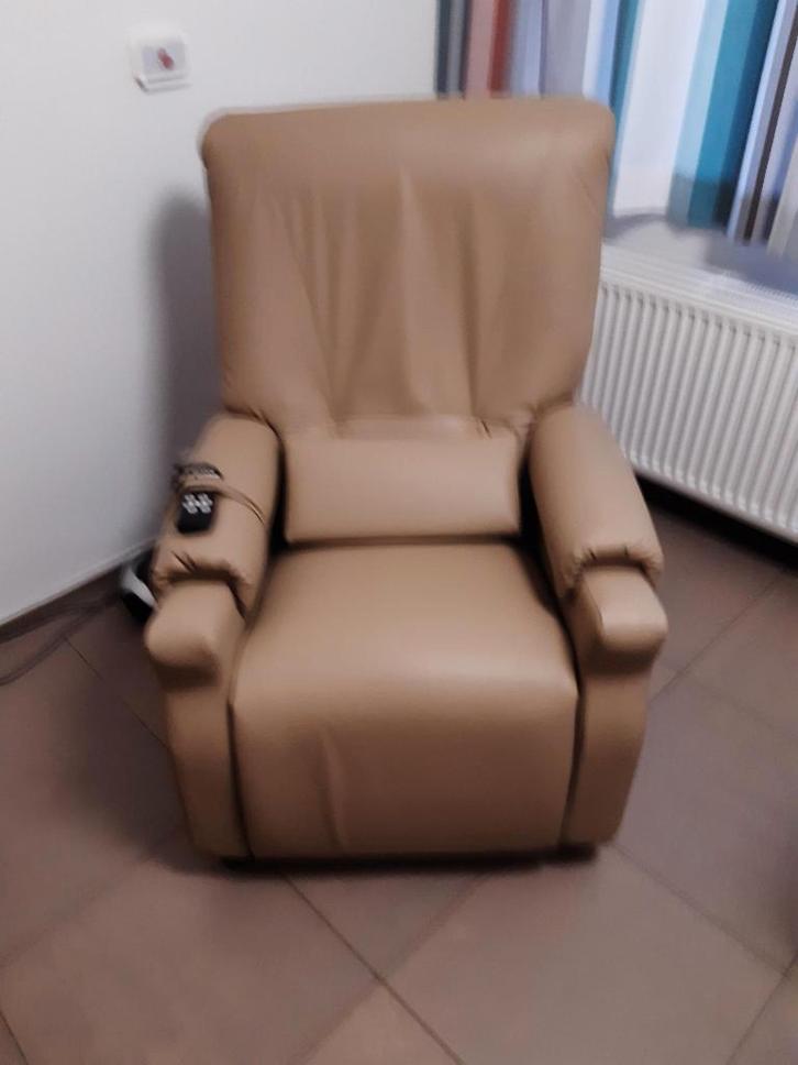 Revilax elektrische zetel, Huis en Inrichting, Zetels | Zetels, Zo goed als nieuw, Eenpersoons, Minder dan 150 cm, 75 tot 100 cm