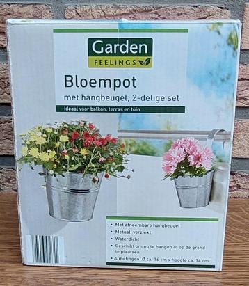 Betonnen bloempot + 1 nieuwe metalen pot met hangbeugel beschikbaar voor biedingen