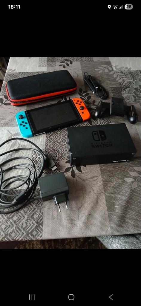 Nintendo switch met opbergtasje, Games en Spelcomputers, Spelcomputers | Nintendo Switch, Zo goed als nieuw, Ophalen of Verzenden