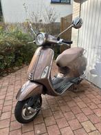 Vespa Primavera, Fietsen en Brommers, Ophalen, Zo goed als nieuw