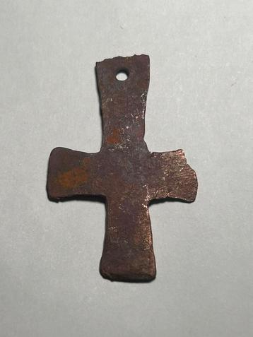 Pendentif croix médiévale en cuivre, Enlèvement ou Envoi, Comme neuf