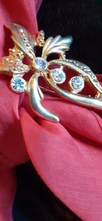 Broche de fantaisie fleur 4 strass, Bijoux, Sacs & Beauté, Enlèvement ou Envoi, Comme neuf