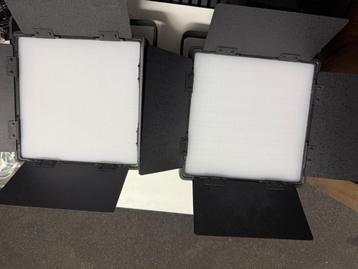 2 X LED Studio Lighting beschikbaar voor biedingen