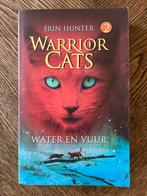 Erin Hunter - WARRIOR CATS - Water en vuur, Boeken, Ophalen of Verzenden, Zo goed als nieuw, Erin Hunter