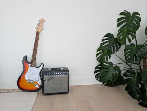 Vintage Fender Frontman 15R + nieuwe Fazley Stratocaster, Muziek en Instrumenten, Snaarinstrumenten | Gitaren | Elektrisch, Zo goed als nieuw