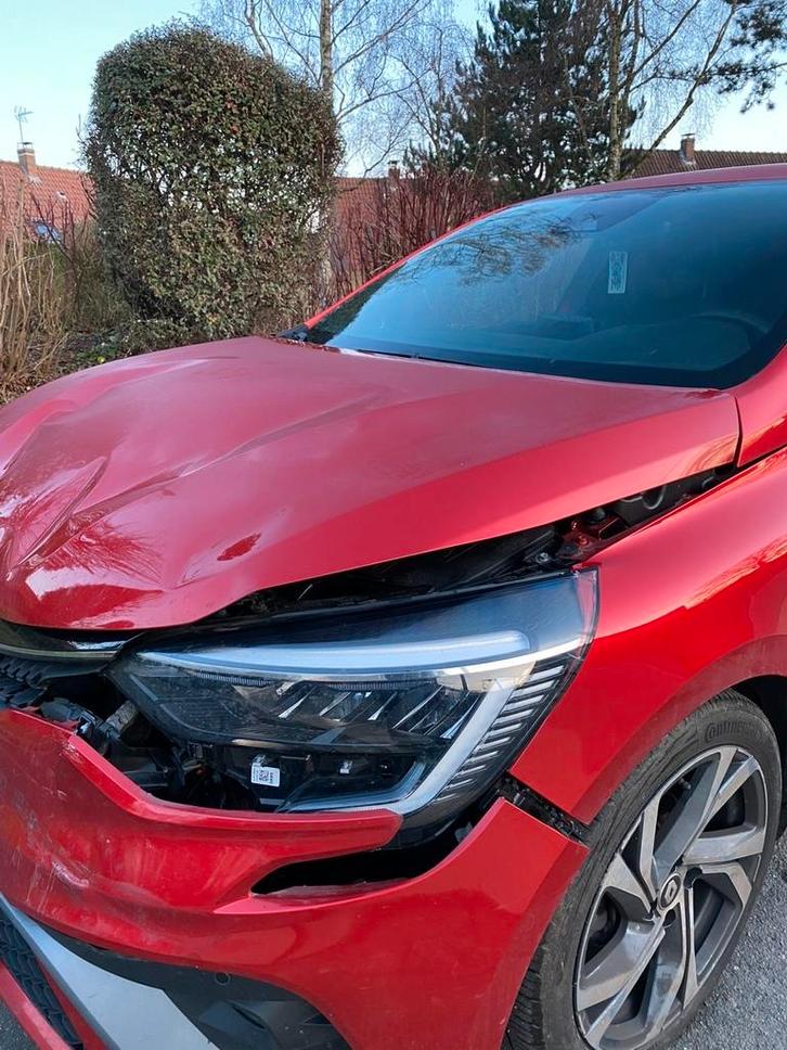 Clio 5, Auto's, Renault, Particulier, Clio, Benzine, Euro 6, Berline, 5 deurs, Handgeschakeld, Overige kleuren, Zwart, Leder, Voorwielaandrijving