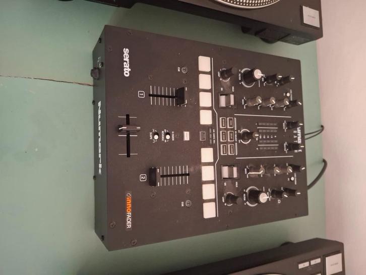 Numark Scratch mengpaneel scratch  mixer voor Serato DJ Pro, Muziek en Instrumenten, Dj-sets en Draaitafels, Gebruikt, Draaitafel