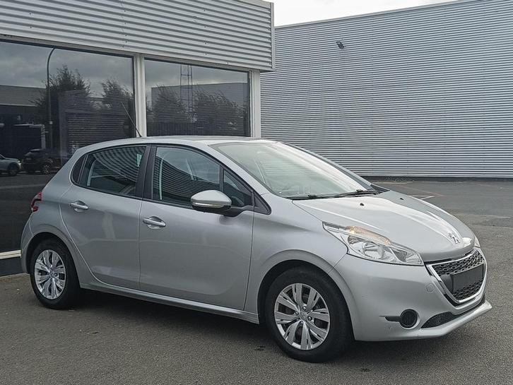 Peugeot 208 1.2 BENZINE - 2014/12 - 142.000KM EURO5b, Auto's, Peugeot, Particulier, ABS, Benzine, Euro 5, Stadsauto, 5 deurs, Handgeschakeld