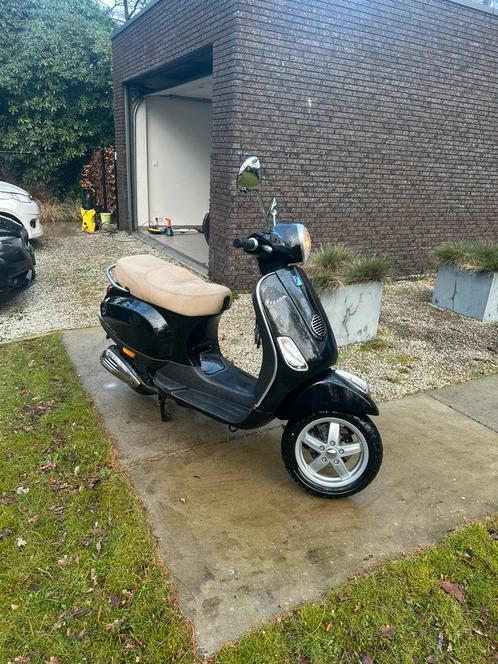 Vespa lx 50 b klasse nette staat, Fietsen en Brommers, Scooters | Vespa, Vespa LX, Ophalen