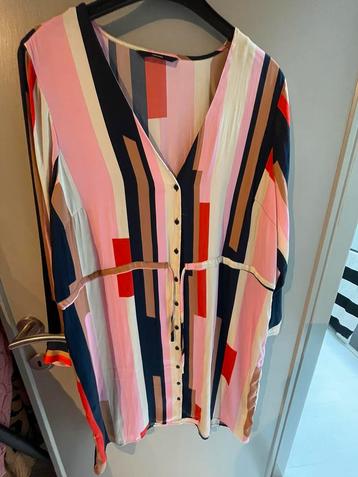 Mooie hemd-jurk met knoopjes van Vero Moda Curve Maat 46-48