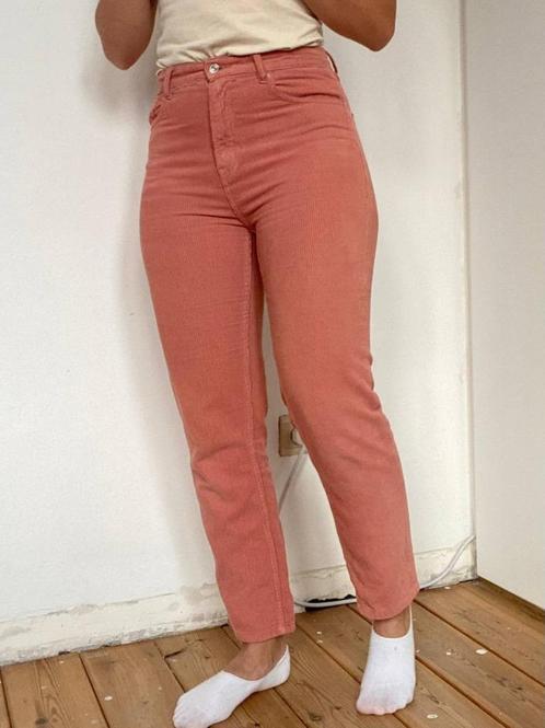 Stradivarius Mom Jeans Ribfluweel | Maat 36 | Roze, Vêtements | Femmes, Culottes & Pantalons, Comme neuf, Taille 36 (S), Rose