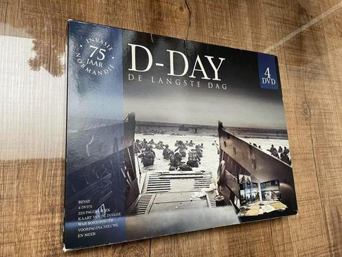 D-DAY 75 jaar Invasie Normandië (boek en 4 DVD's), Cd's en Dvd's, Dvd's | Documentaire en Educatief, Zo goed als nieuw, Oorlog of Misdaad