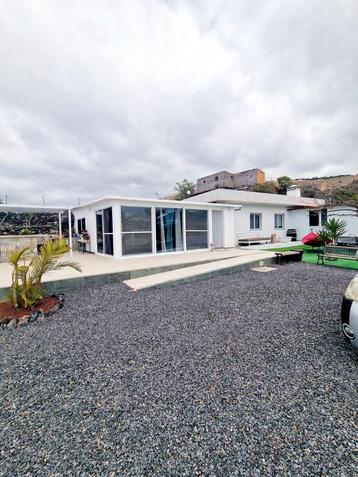 Finca sur 6000m² de terrain avec 2 maisons à Tenerife Sud