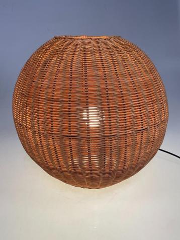 Vintage Rotan Bolvormige Vloerlamp/Tafellamp. Duitsland 80's