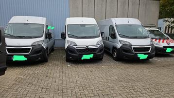 bestelwagen , minigraver, gereedschap te huur beschikbaar voor biedingen