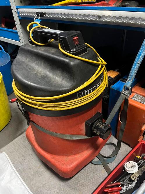 Numatic roetstofzuiger NVQ 570 met kit b12, Elektronische apparatuur, Stofzuigers, Zo goed als nieuw, Stofzuiger, Ophalen