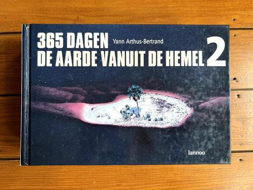 365 Dagen – De aarde vanuit de hemel 2 – boek fotografie, Livres, Art & Culture | Photographie & Design, Utilisé, Autres sujets/thèmes