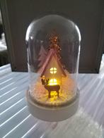 Kerst - stolp huisje, bomen, hert met licht, Diversen, Kerst, Ophalen of Verzenden, Zo goed als nieuw