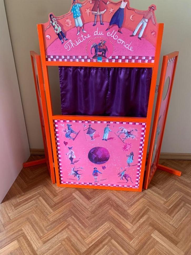 Poppenkast Vilac, Kinderen en Baby's, Speelgoed | Poppen, Zo goed als nieuw, Overige typen, Ophalen