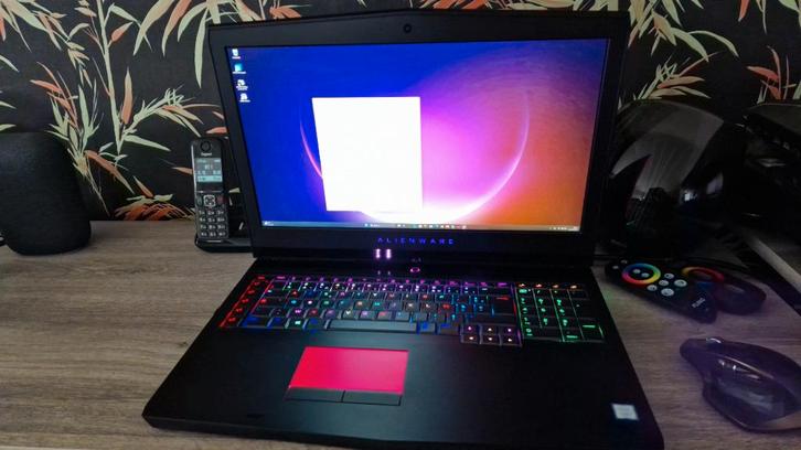Alienware 17r5 i9 8950hk 32 GB gtx 1080 8 GB V-Ram 2TB SSD, Computers en Software, Windows Laptops, Zo goed als nieuw, 17 inch of meer