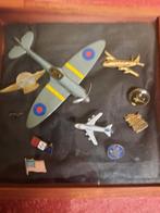 Doosje met vliegtuig en pins, Ophalen of Verzenden, Zo goed als nieuw, Vliegtuig
