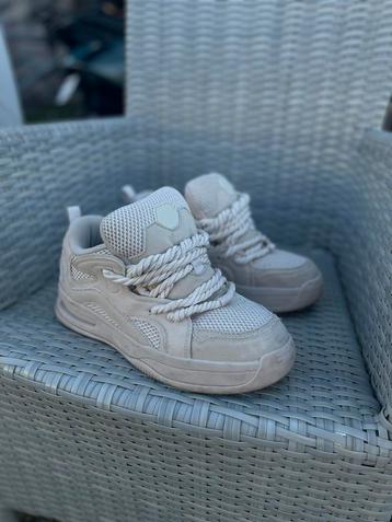 Zara schoenen beschikbaar voor biedingen