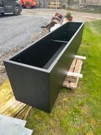 Jardinière en acier, Ophalen
