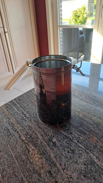 Lege kokers (koffie, wijn) beschikbaar voor biedingen