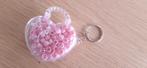 perles dans une boîte en forme de cœur - blanches et roses, Hobby & Loisirs créatifs, Enlèvement ou Envoi, Neuf, Perle