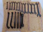 tools , gereedschap  - sleutels Mercedes , retro, Ophalen of Verzenden, Zo goed als nieuw