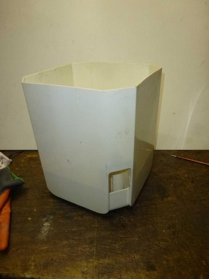 Bac fleurs réserve d'eau & autres & qques outils jardinage, Tuin en Terras, Bloembakken en Plantenbakken, Gebruikt, Ophalen