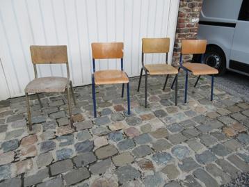 4 oude schoolstoelen vintage sixties schoolstoel hout ijzer beschikbaar voor biedingen