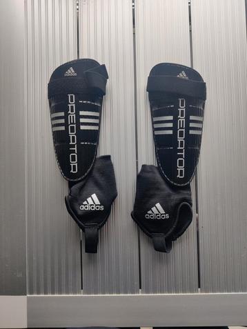 Adidas scheenlappen kinderen maat M