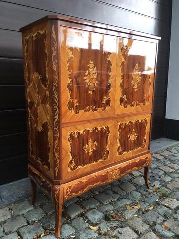 antieke Italiaanse Louis XV kast met ingelegd fineer ! beschikbaar voor biedingen