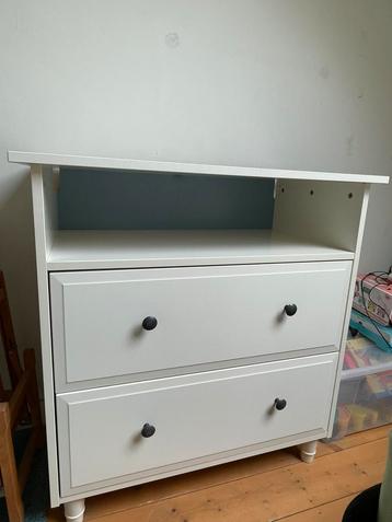 Hemnes (IKEA) - commode/verzorgingstafel in goede staat  beschikbaar voor biedingen