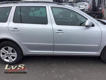 Portier 4Deurs rechts-voor van een Skoda Octavia (LA7W) beschikbaar voor biedingen
