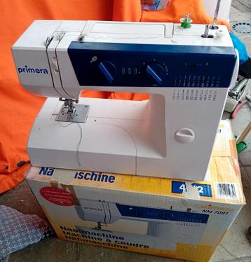 Machine a coudre impeccable 
Gsm 0476616295