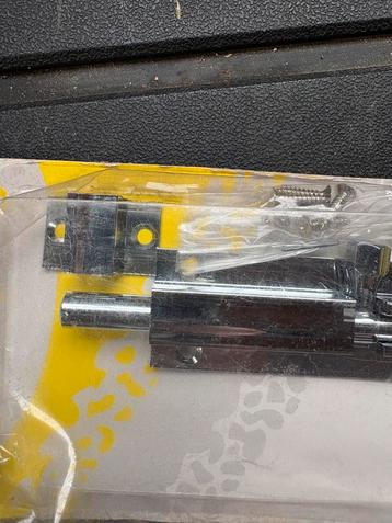 Profielgrendel + sluitbeugel 75x25mm – Nieuw in verpakking beschikbaar voor biedingen