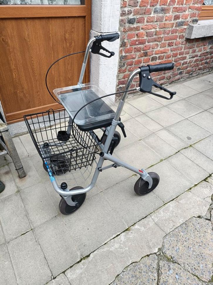 Tribune deambulateur pliable avec 4 roues et freins NEUF, Divers, Déambulateurs, Pliable, Enlèvement