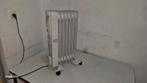 Radiateur electrique à huile sûr roulettes 2000w en parfait, Bricolage & Construction, Comme neuf, Radiateur, Enlèvement ou Envoi