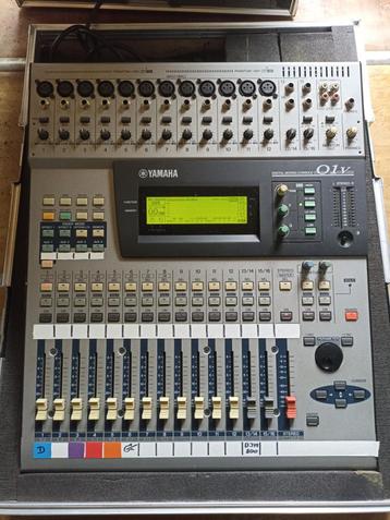 console Yamaha 01v, Musique & Instruments, Tables de mixage, Enlèvement, Utilisé, 10 à 20 canaux, Entrée micro