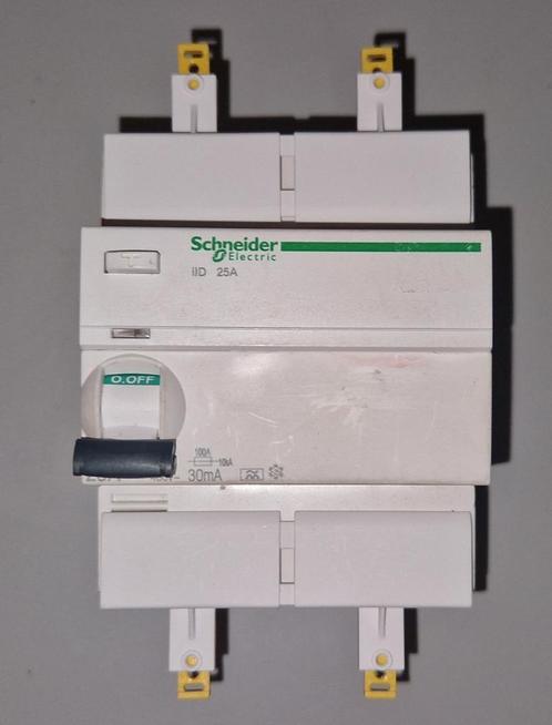 SCHNEIDER Differentieelschakelaar 4P 25A Gevoeligheid=30mA, Doe-het-zelf en Bouw, Elektriciteit en Kabels, Nieuw, Schakelaar, Ophalen
