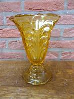 vase type Cornet art déco verre pressé et moulé, Antiquités & Art, Antiquités | Vases, Enlèvement ou Envoi