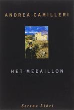 Het medaillon - Andrea Camilleri, Boeken, Ophalen of Verzenden, Gelezen, België