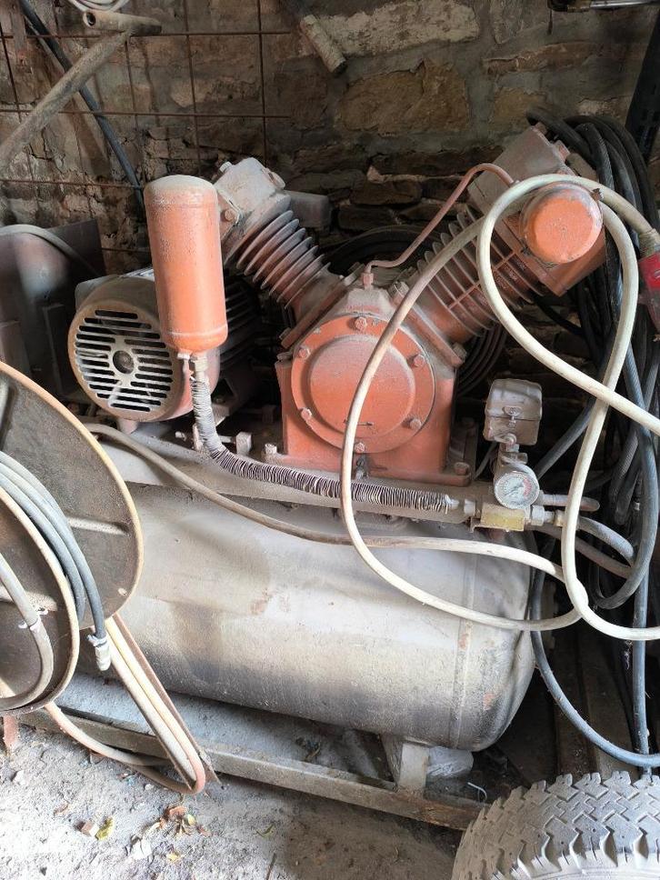 Compresseur Atlas Copco 1035 L/Min Garage aérogom sablage.., Doe-het-zelf en Bouw, Compressors, Gebruikt, 10 bar of meer, 100 liter of meer