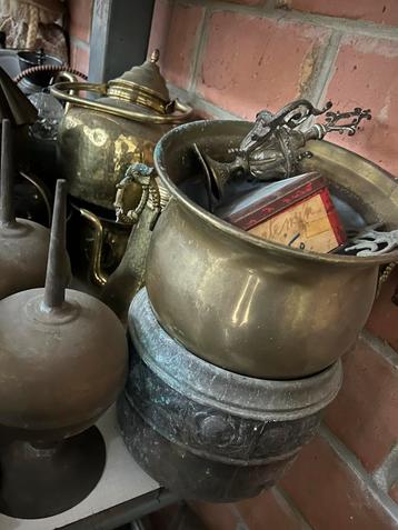 Koperen potten beschikbaar voor biedingen