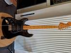 Te koop: elektrische gitaar (linkshandig) met hoes en stand, Muziek en Instrumenten, Ophalen, Zo goed als nieuw, Overige merken